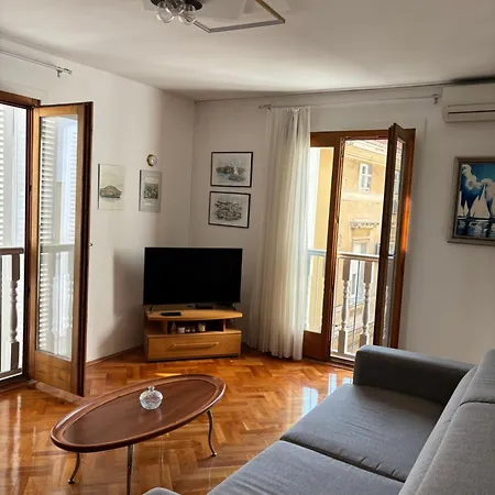 Apartment Old Town Mimi