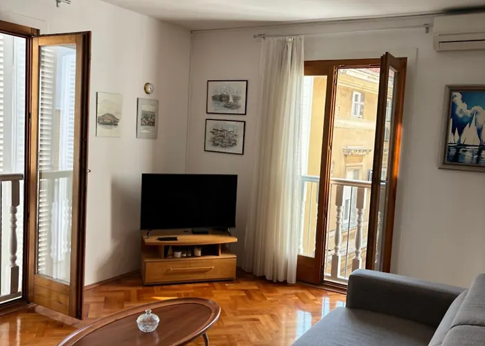 Апартаменты Old Town Mimi